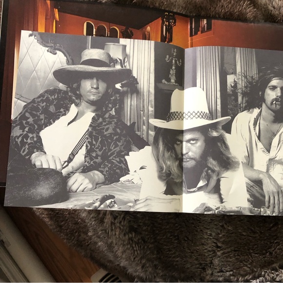 Eagles Hotel California 1976 Original album , poster , sleeve and… - Picture 8 of 13